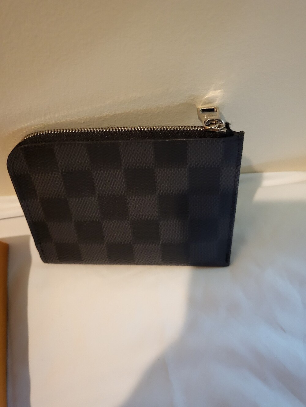 Louis Vuitton Damier Graphite Small Zip Wallet in Black and Gray - Picture 2 of 11